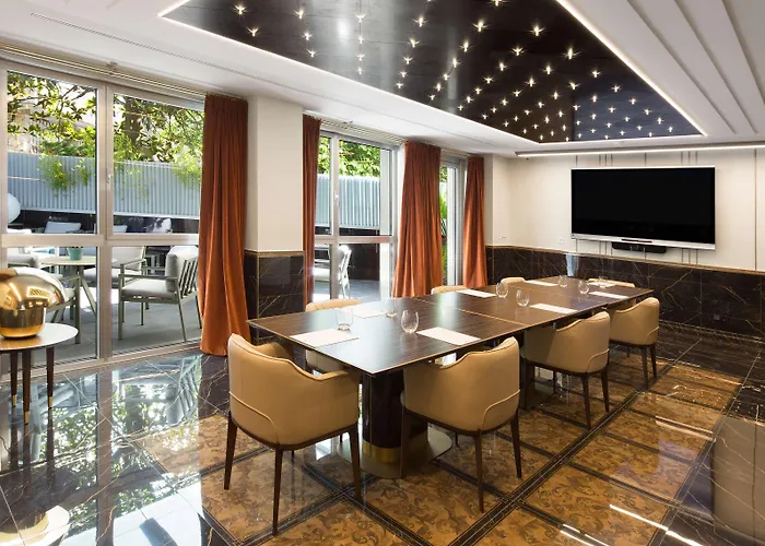 Doubletree By Hilton Hotel